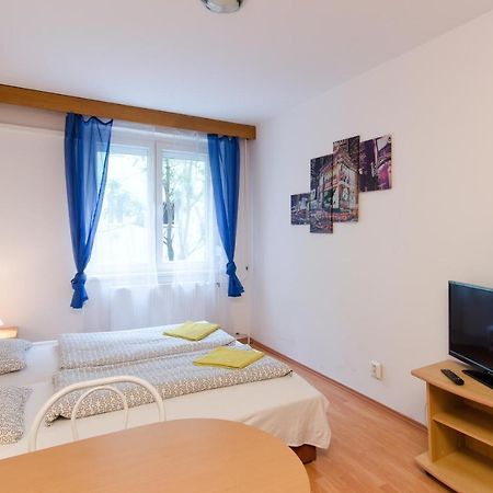 Young Center Budapest Extérieur photo