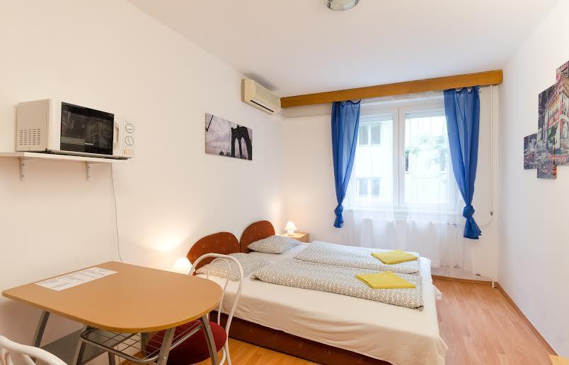 Young Center Budapest Extérieur photo