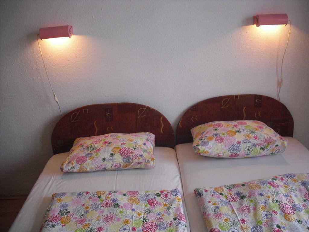 Young Center Budapest Chambre photo